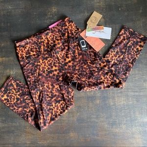 NEW Gottex Peach Skin Collection Cheetah Tortoise Print Leggings Small